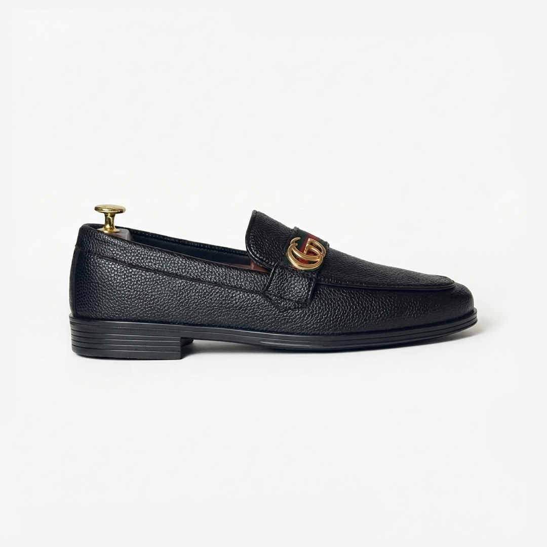 FK-729 – Men's Black Mild Textured Synthetic Leather Slip-On Loafers with Green Red Stripe Band